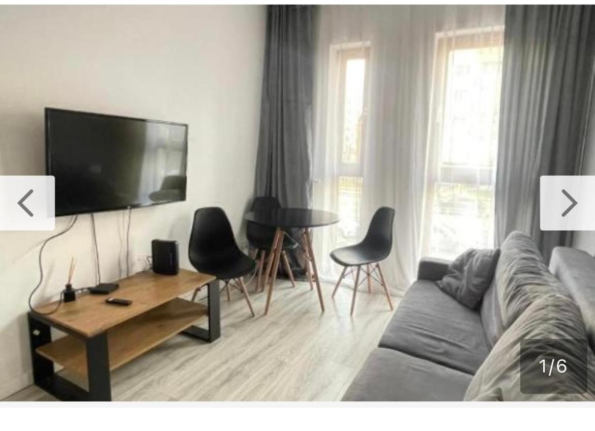 Airport Cybernetyki 3c Apartment